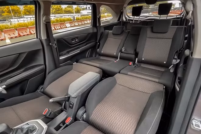 toyota avanza the he moi duoc dai ly nhan coc gia du kien gan 600 trieu dong hinh 6