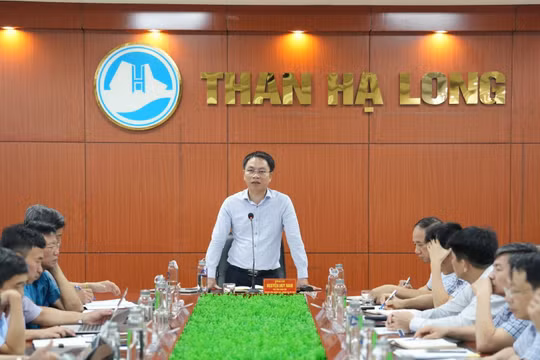 Phó Tổng giám đốc Tập đoàn Nguyễn Huy Nam kiểm tra sản xuất hầm lò và làm việc với Công ty Than Hạ Long - TKV