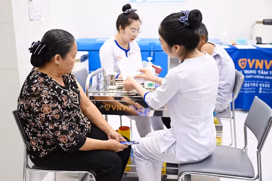 VNVC góp phần tăng năng lực y tế dự phòng cho Côn Đảo bằng chương trình vắc xin quy mô lớn, trị giá hơn 10 tỷ đồng