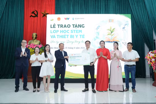 Tập đoàn Stavian triển khai dự án "Ươm hy vọng - Dựng tương lai" trao tặng lớp học STEM và thiết bị y tế tại tỉnh Bắc Ninh