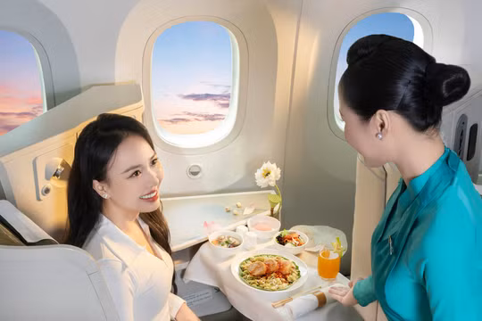 Vietnam Airlines lần đầu giành danh hiệu hãng hàng không có ẩm thực tốt nhất thế giới