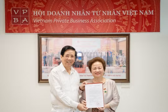 Madame Nguyễn Thị Nga được giao giữ chức Quyền Chủ tịch Hội Doanh nhân Tư nhân Việt Nam