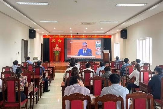 Bài 1: Chuyển đổi số - đổi mới phương thức hoạt động của tổ chức Đảng trong giai đoạn mới