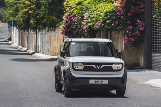 Mua trả trước 0 đồng, nuôi rẻ hơn xe máy: VinFast VF 3 hiện thực hoá giấc mơ ô tô cho gia đình trẻ