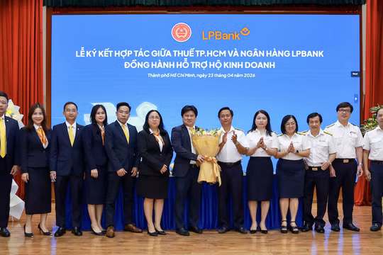 LPBank ký kết hợp tác với Thuế TP.HCM, thúc đẩy chuyển đổi số hộ kinh doanh và cá nhân kinh doanh