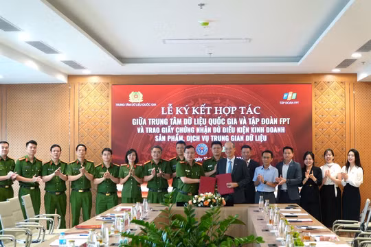Trung tâm Dữ liệu quốc gia ký kết hợp tác với Tập đoàn FPT, thúc đẩy Chiến lược dữ liệu quốc gia đến năm 2030