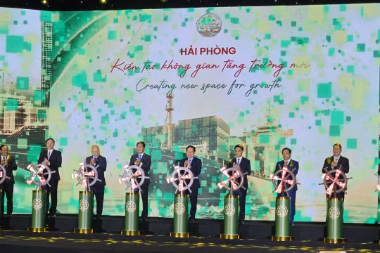 Bài 4: Chuyển dịch tư duy từ "quản lý" sang "kiến tạo và phục vụ