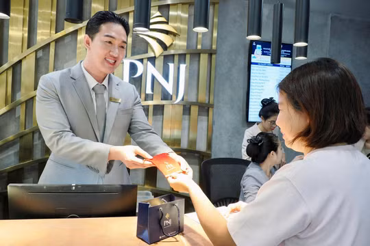 PNJ tiếp tục duy trì đà tăng trưởng, doanh thu quý II tăng 12%; doanh thu lũy kế 6 tháng đạt 25.729 tỷ đồng 