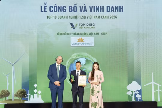 Vietnam Airlines hai năm liên tiếp vào Top 10 Doanh nghiệp ESG Việt Nam Xanh
