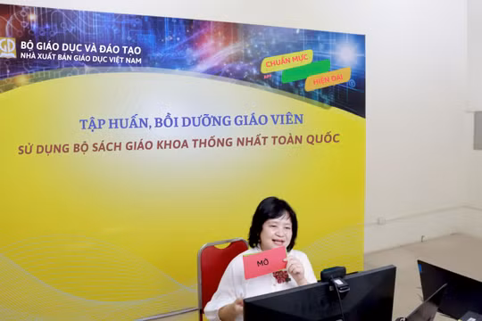 Nhà xuất bản Giáo dục Việt Nam hoàn thành chương trình tập huấn, bồi dưỡng sử dụng bộ sách giáo khoa thống nhất