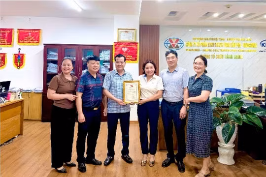 Sôi nổi phong trào thi đua “Người thợ mỏ - Người chiến sĩ” tại một doanh nghiệp Kinh doanh Than