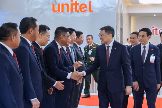Thủ tướng Lê Minh Hưng: “Viettel tại Lào đã trở thành một biểu tượng của tình hữu nghị 2 nước”