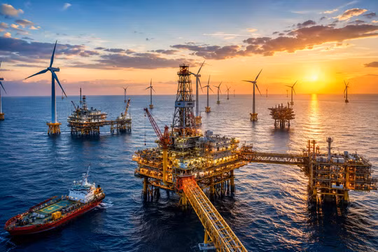Khai mở tiềm năng biển từ nền tảng hơn 50 năm của Petrovietnam