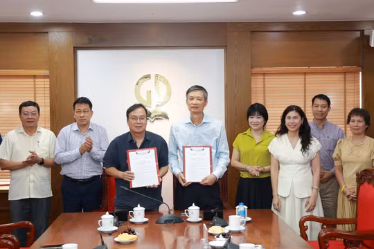 Lễ kí kết thoả thuận giữa Nhà xuất bản Giáo dục Việt Nam và Hiệp hội Sách giáo dục và Học liệu điện tử Việt Nam