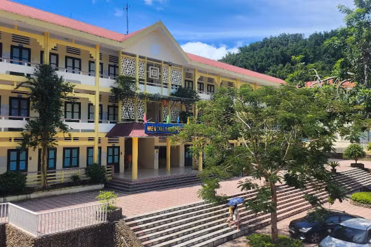 Trường THPT Quan Sơn (Quan Sơn - Thanh Hóa): Nỗ lực nâng cao chất lượng dạy và học