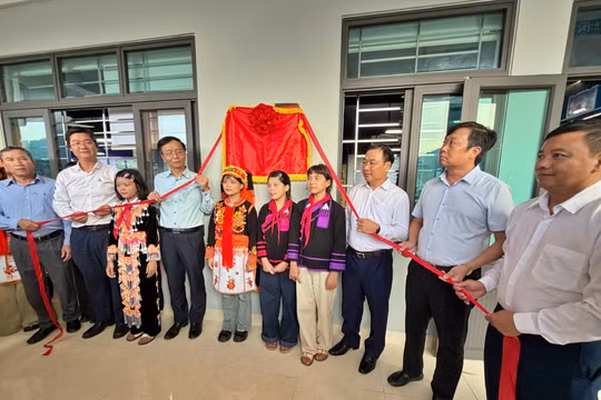 Khánh thành phòng thực hành giáo dục STEM tại trường PETROVIETNAM - Phong Thổ