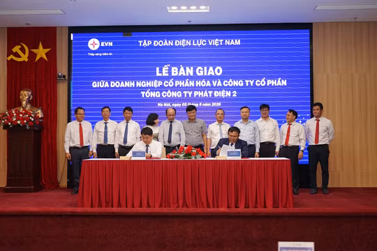 Lễ bàn giao giữa doanh nghiệp cổ phần hoá và Công ty cổ phần EVNGENCO2
