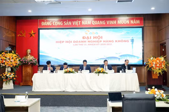 Lãnh đạo Vietnam Airlines được bầu làm Chủ tịch Hiệp hội Doanh nghiệp Hàng không