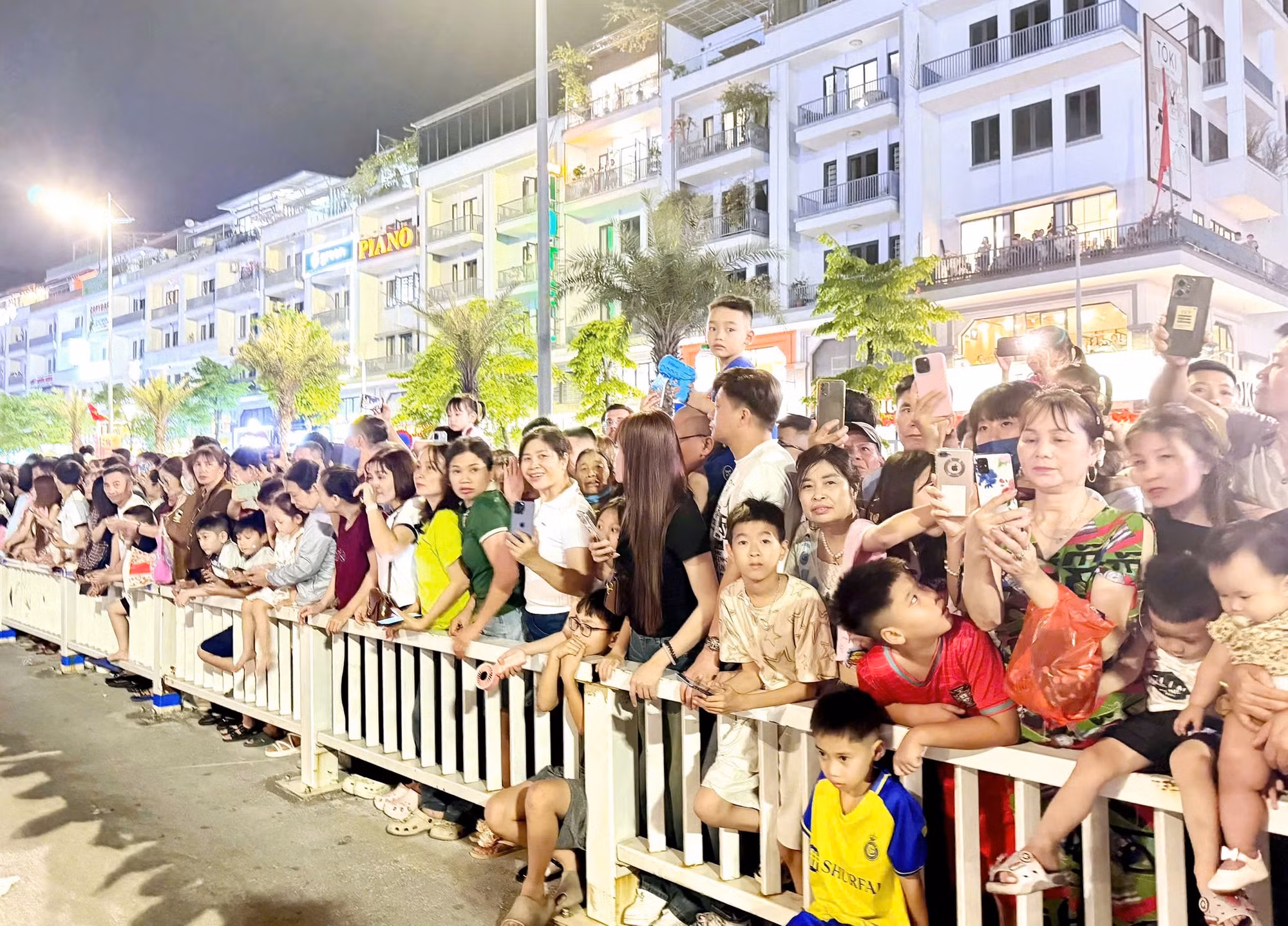 anh-7-carnaval-ha-long-2026.jpg