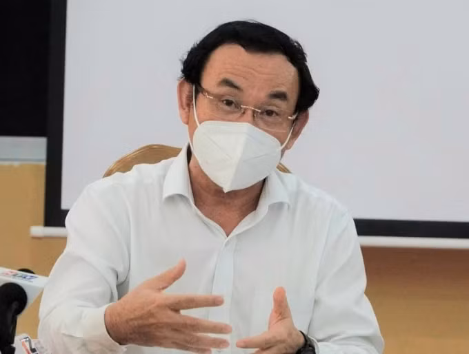 bi thu nguyen van nen chon cu chi va quan 7 lam thi diem cho kich ban binh thuong moi sau 15 9 hinh 1