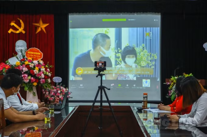 le khai giang dac biet co mot khong hai voi san truong ghe da hang cay vang lang hinh 1