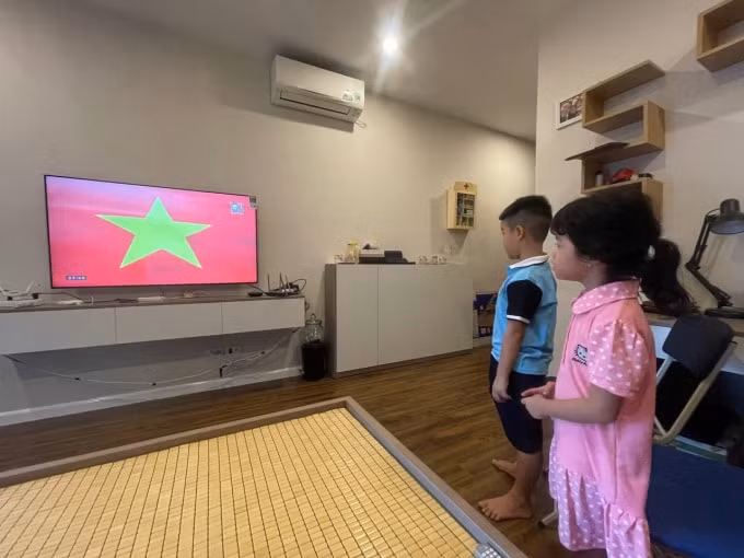 hinh anh an tuong ve le khai giang truc tuyen cua hoc sinh ha noi hinh 3