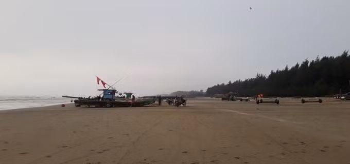 tim kiem mot ngu dan roi xuong bien hinh 1