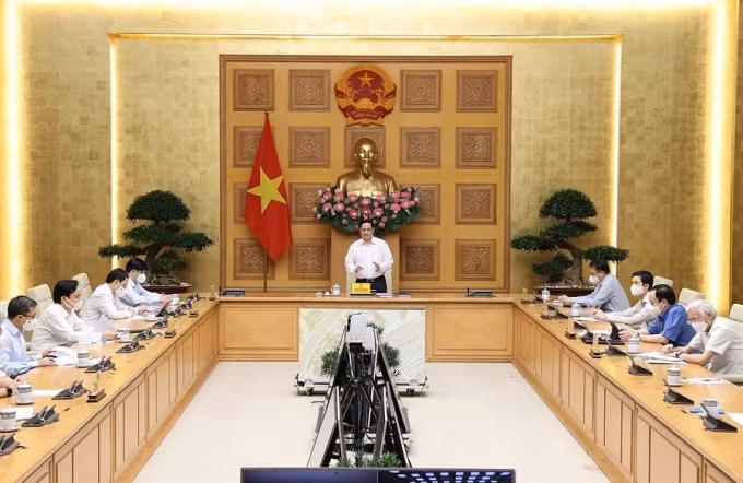vac xin va thuoc dieu tri la chien luoc cong cu quyet dinh viec song chung voi dich benh hinh 1