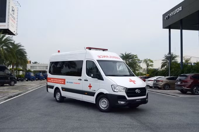 lien doanh o to hyundai thanh cong trao tang 10 xe solati cuu thuong hinh 5