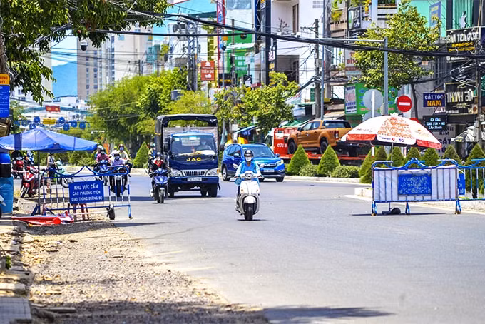 khanh hoa cho nguoi tiem 2 mui vac xin sau 14 ngay duoc ra duong hinh 1