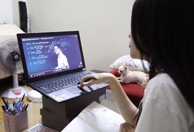 de nghi tang bang thong giam gia cuoc internet cho hoc sinh hoc truc tuyen hinh 1