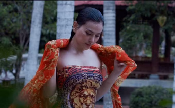 ung hoang phuc va thu thuy tai hop trong soi gia hinh 2