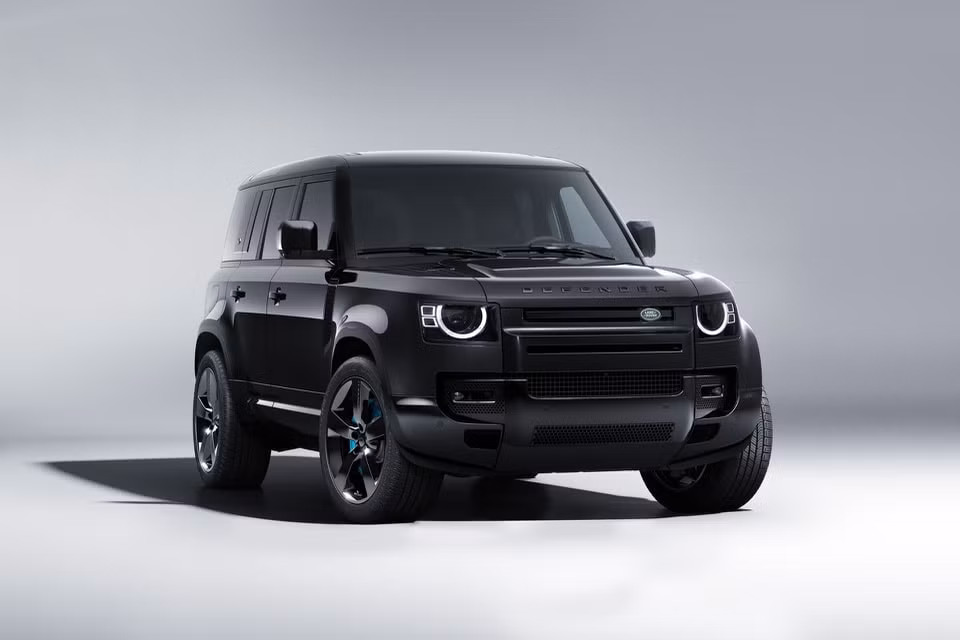 chiem nguong land rover defender phien ban diep vien 007 hinh 1