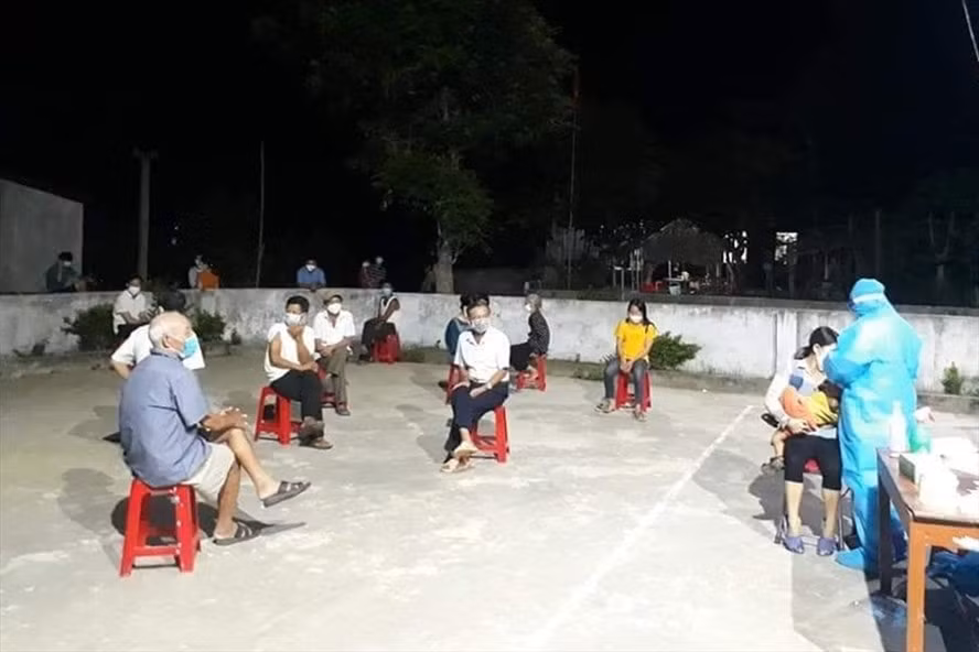 ha tinh dung hoat dong nhieu cho o cam xuyen de phong chong dich covid 19 hinh 1
