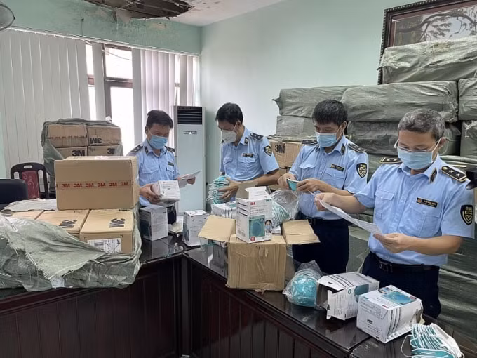 ha noi phat hien 400000 thiet bi y te gia mao nhan hieu hinh 1