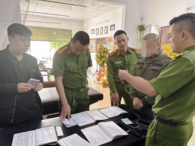 co nen khai tu cac cong ty cam do hinh 3
