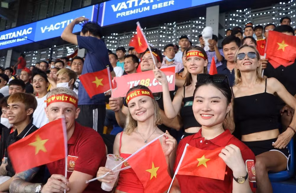 can canh nhung co dong vien xinh dep tiep lua cho doi u22 viet nam hinh 3