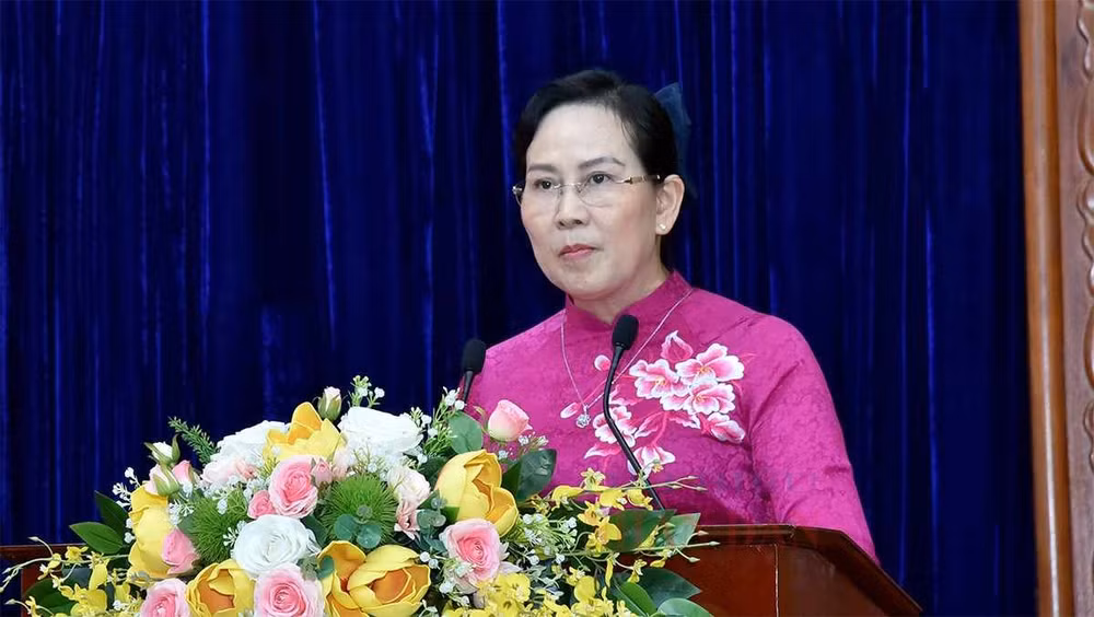 chu tich quoc hoi vuong dinh hue lam viec voi ban thuong vu tinh uy ha nam hinh 2