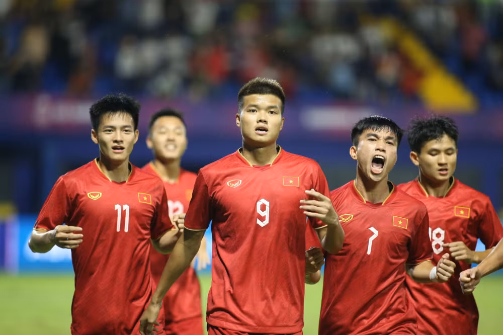 hlv u22 thai lan quyet thang dkvd viet nam de dung dau bang b hinh 2