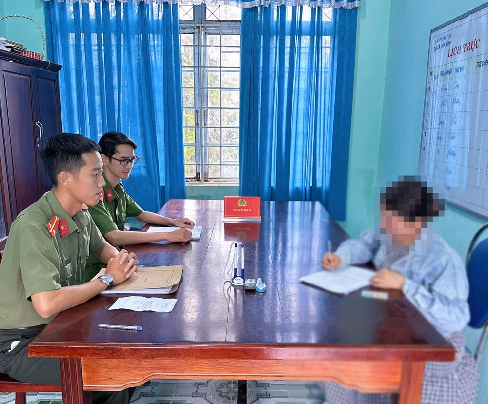 xu phat nguoi phu nu vi len mang bao chot thoi nong do con hinh 1