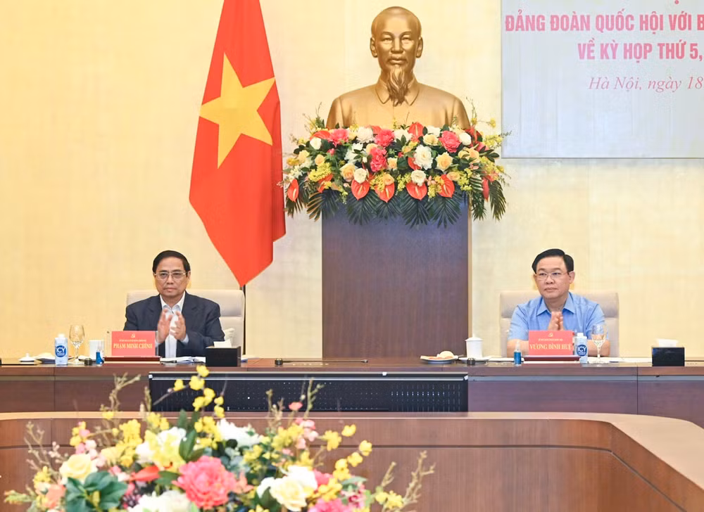 chinh phu rat no luc nang cao chat luong cac du an luat nghi quyet trinh quoc hoi hinh 1