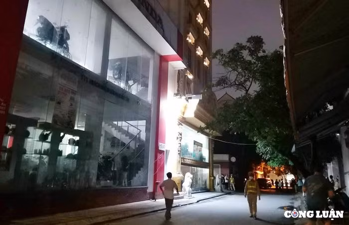 thuong tam be gai 6 tuoi roi tu tang 10 xuong dat tu vong hinh 1