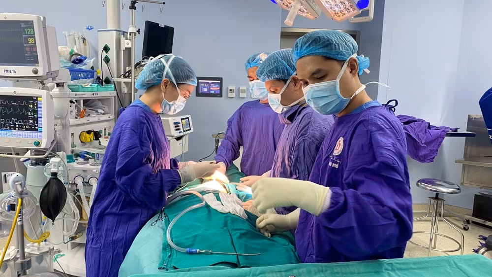 tra gia dat vi tiem filler tang vong nguc hinh 1