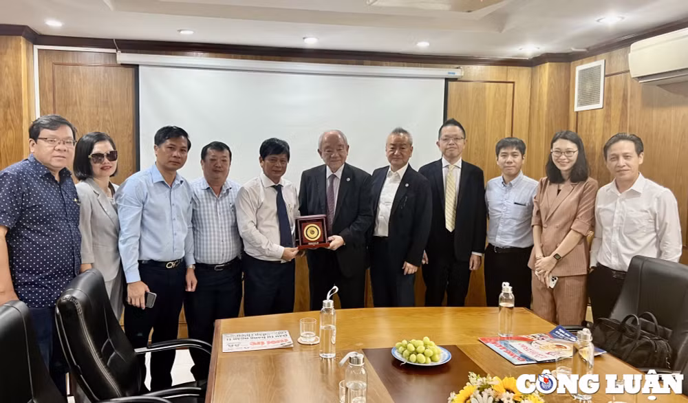 lanh dao acecook viet nam den tham va trao doi hop tac truyen thong voi hoi nha bao viet nam tai tp hcm hinh 2