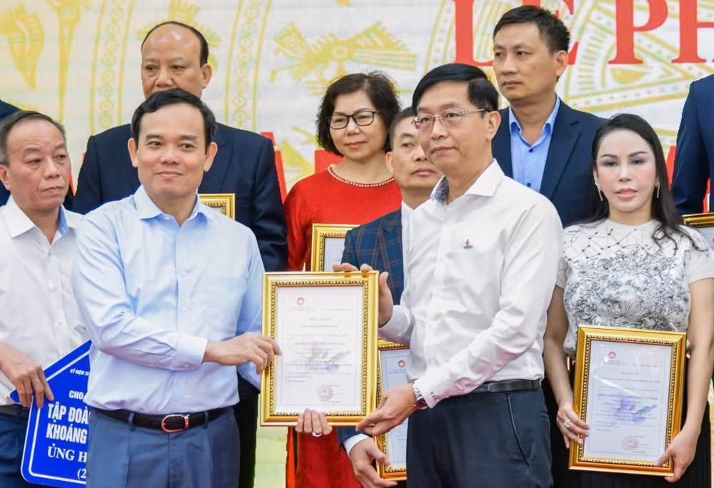 petrovietnam trao ung ho 2 ty dong xay dung nha dai doan ket cho ho ngheo cua tinh dien bien hinh 3