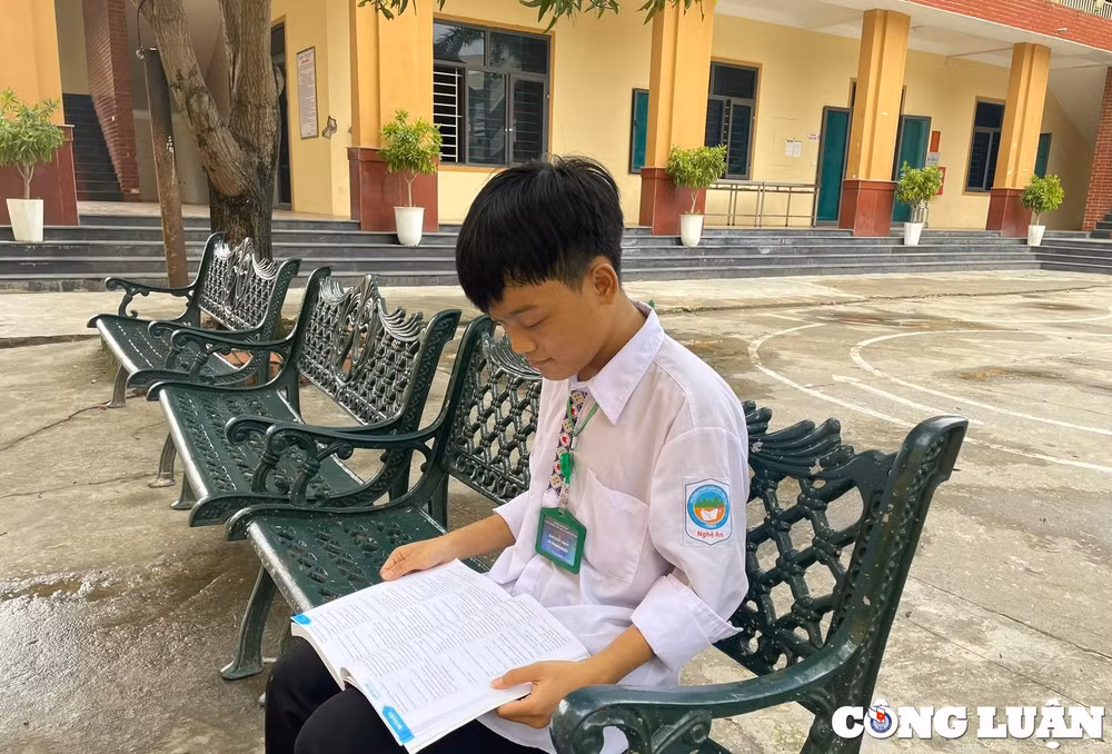 nam sinh mac benh hiem ngheo chinh phuc hoc bong trai tim su tu hinh 1
