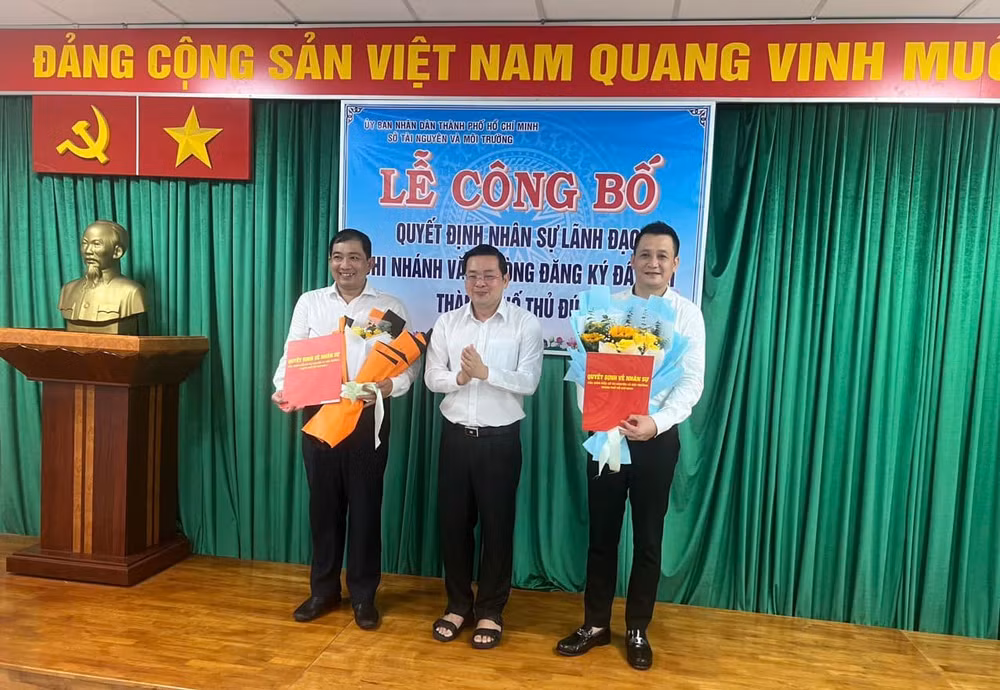 ong tran dinh quan duoc bo nhiem chuc giam doc chi nhanh van phong dang ky dat dai tp thu duc hinh 1