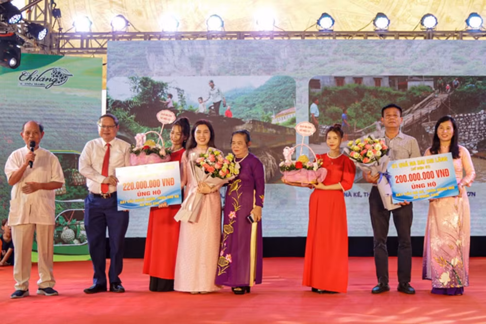 lang son ban dau gia 3 trai na thu ve hon 500 trieu dong hinh 1