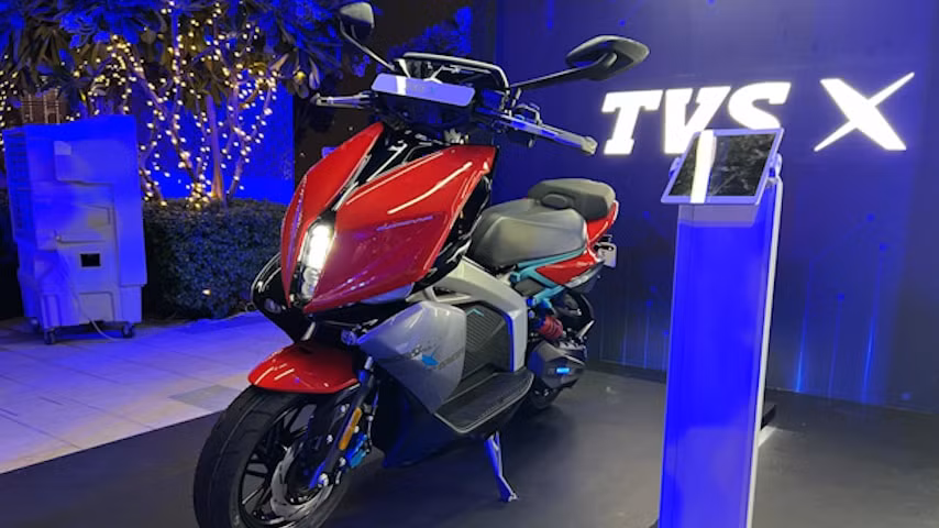 tvs x duoc cong bo tai dubai hinh 4