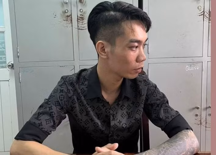 nam thanh nien chan dau oto dam chet nguoi tren quoc lo 1 ra dau thu hinh 1